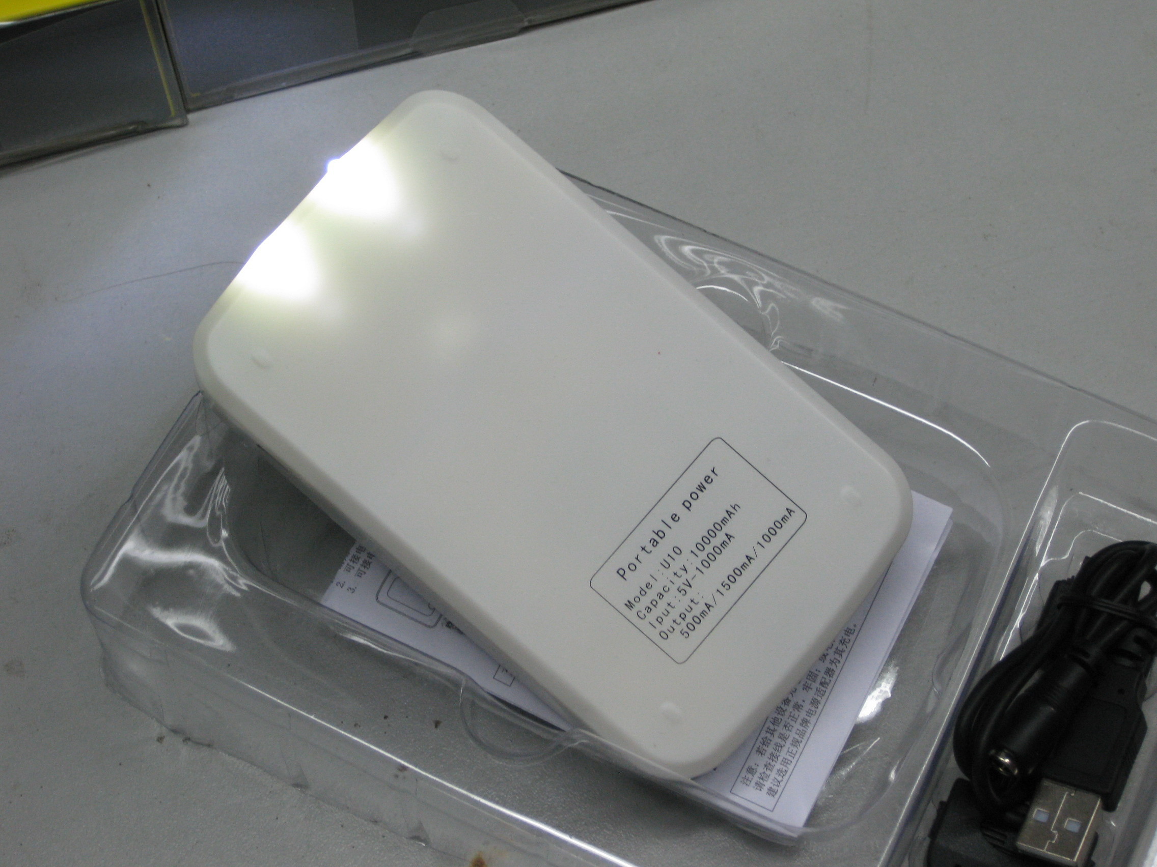 व्हाइट आईपैड नी - MH rechargeable Duracell पोर्टेबल बैटरी पावर कन्वर्टर चार्जर्स के पैक
