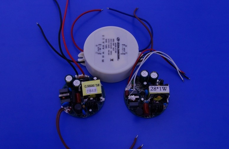 CE प्रमाण पत्र के साथ 650ma एलईडी निरंतर विद्युत आपूर्ति 24V डीसी