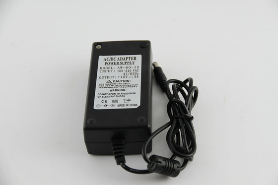 पोर्टेबल विनियमित वोल्टेज एसी डीसी पावर एडाप्टर 60W एसी 110V - 220V, 12 वोल्ट पावर एडाप्टर