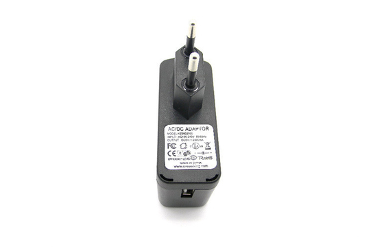 AC100-240V यूनिवर्सल यूएसबी यात्रा चार्जर