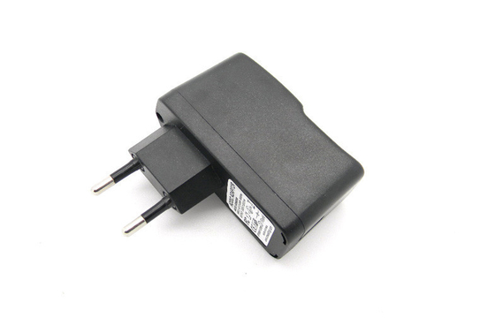 AC100-240V यूनिवर्सल यूएसबी यात्रा चार्जर