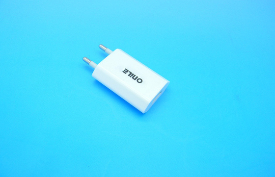 यूरोपीय संघ प्लग यूनिवर्सल यूएसबी वॉल चार्जर 5V IPhone 5G / 5 एस, एससीपी OVP ओसीपी के लिए 1000mA