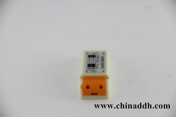 प्लास्टिक के मामले 24W Triac Dimmable पीएफसी&gt; 0.95 के साथ चालक एलईडी