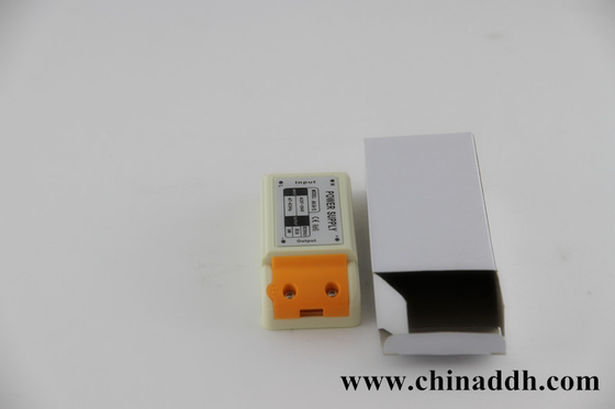 प्लास्टिक के मामले 24W Triac Dimmable पीएफसी&gt; 0.95 के साथ चालक एलईडी