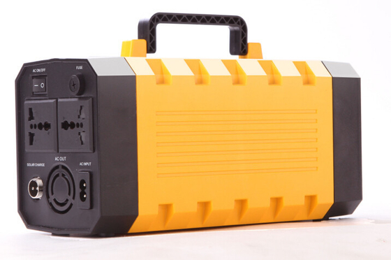 एलईडी प्रकाश और सौर पैनल के साथ 110V / 220V यूपीएस लगातार बिजली की आपूर्ति