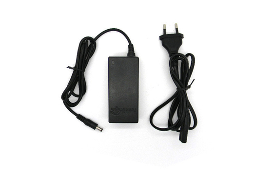 के लिए एलईडी प्रकाश यूरोपीय संघ प्लग 18Volt 45W डेस्कटॉप डीसी बिजली की आपूर्ति शॉर्ट सर्किट