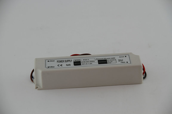 पनरोक IP67 60W लगातार वोल्टेज एलईडी चालक 120V एसी, पृथक प्लास्टिक के मामले