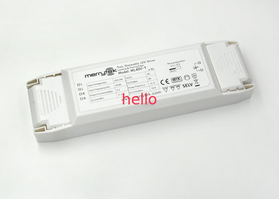 सफेद प्लास्टिक संलग्नक लगातार वोल्टेज Dimmable एलईडी चालक 12Vdc 50/60 हर्ट्ज