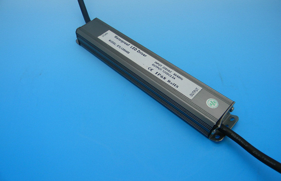 ट्रांसफार्मर बिजली की आपूर्ति 30W12V एलईडी पनरोक चालक एफसीसी भाग 15 बी IP68 सीई RoHS के साथ