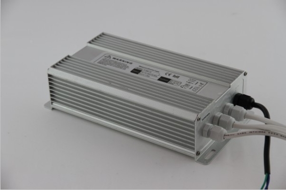 24V डीसी सटीक निविड़ अंधकार एलईडी चालक 200W 8300mA, EPA3050B ईएमसी एलईडी लाइट चालक