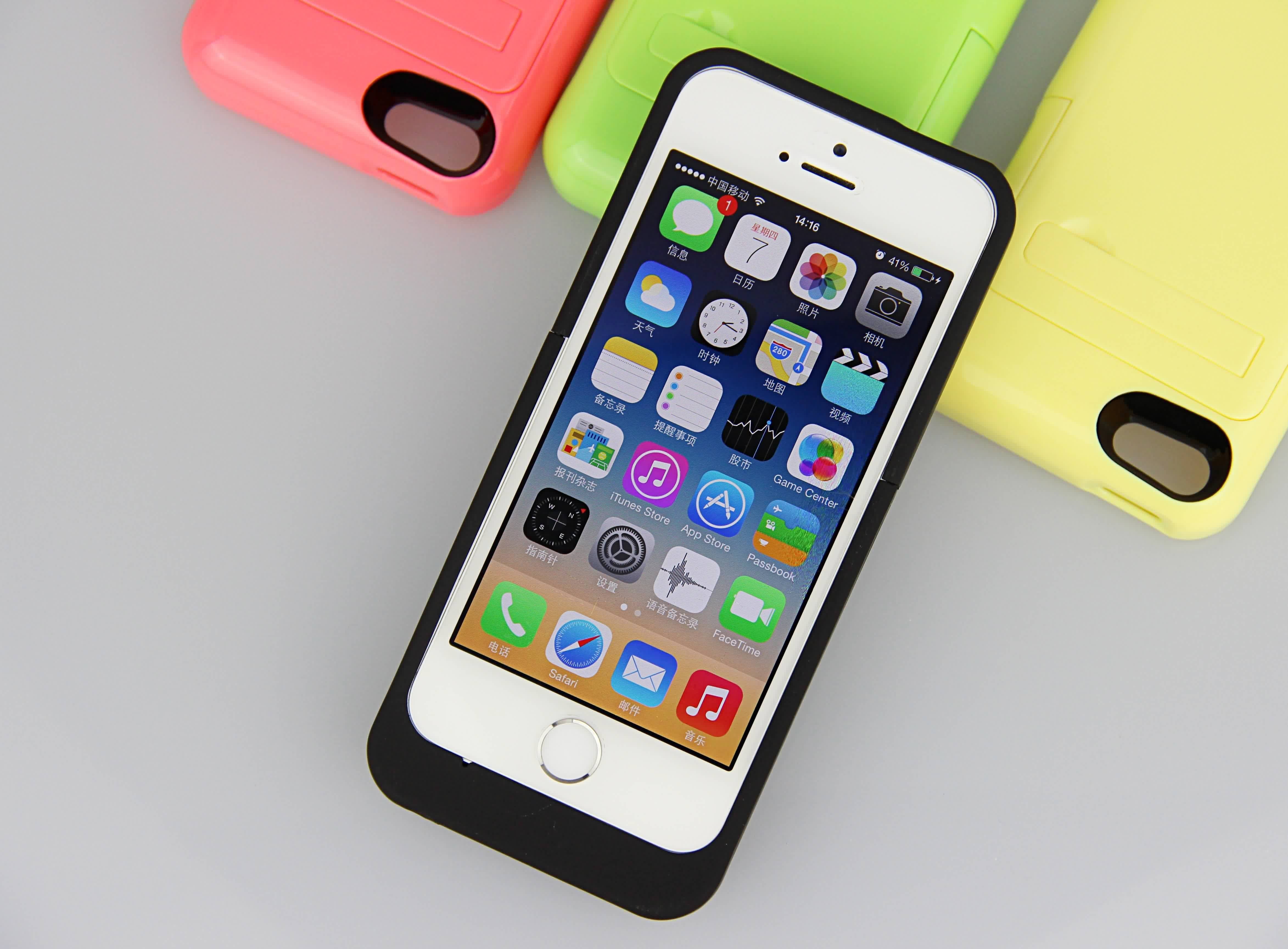5 iPhone के लिए बहु रंग पतली iPhone बैटरी मामले 2200mAh बैटरी पावर पैक